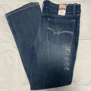 Wrangler Straight Leg Jeans - new with tags